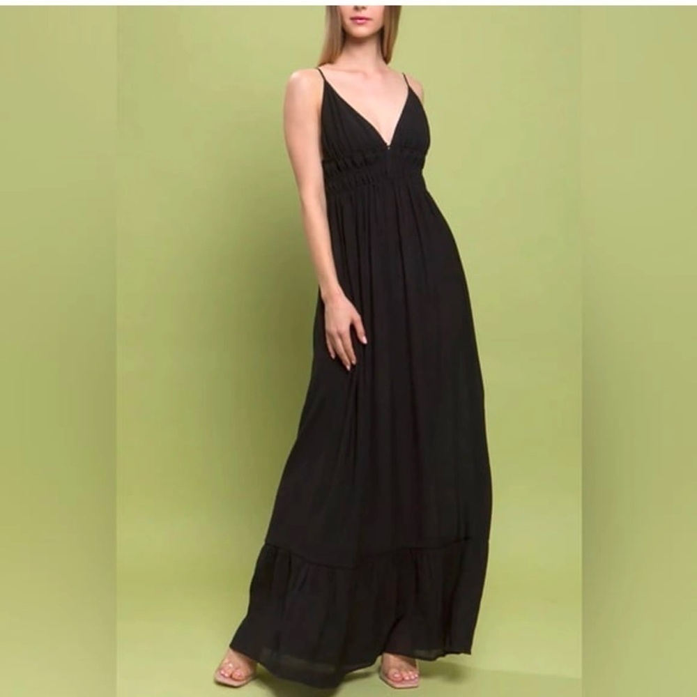 LOVE TREE Black V-Neck Maxi Dress